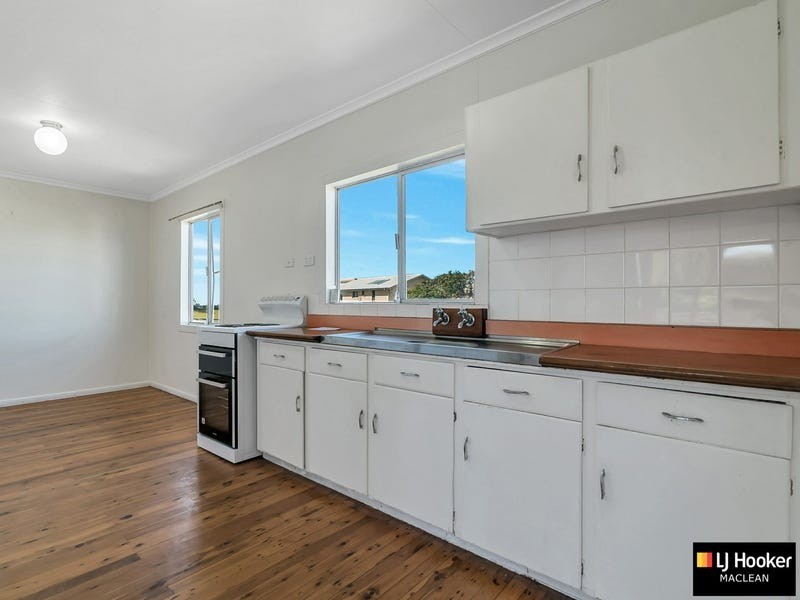 1 Heath Street, Brooms Head NSW 2463