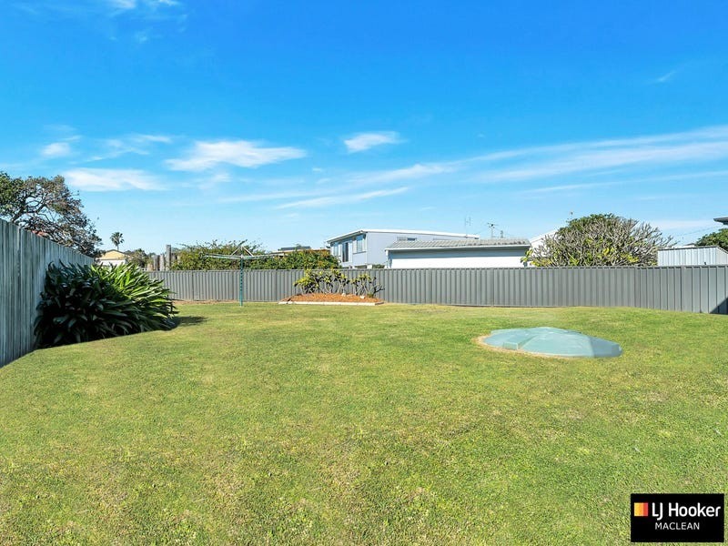 1 Heath Street, Brooms Head NSW 2463
