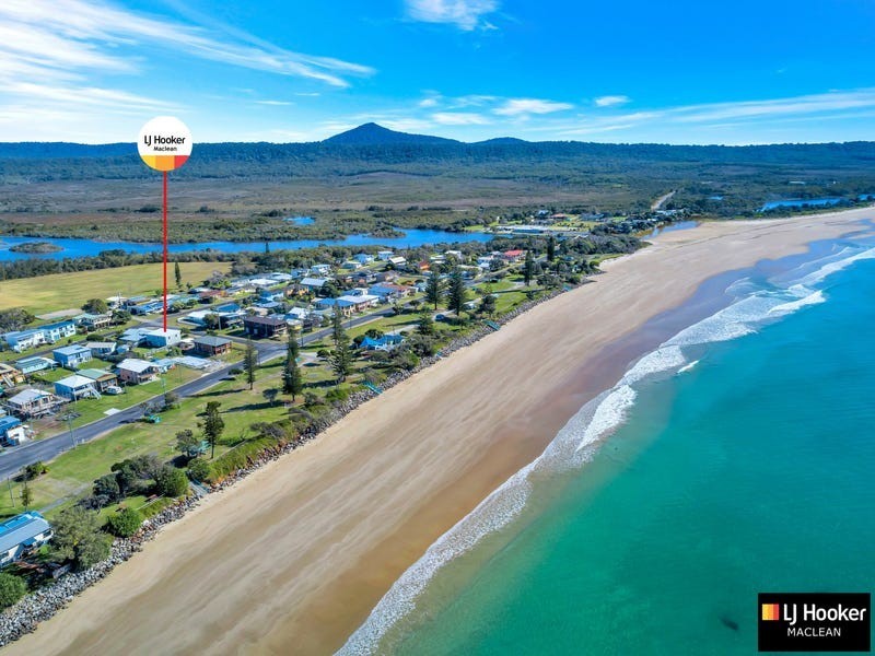 1 Heath Street, Brooms Head NSW 2463