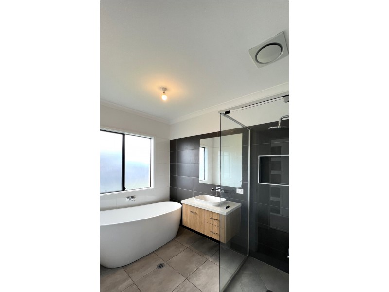 2 Aberdeen Place, Townsend NSW 2463