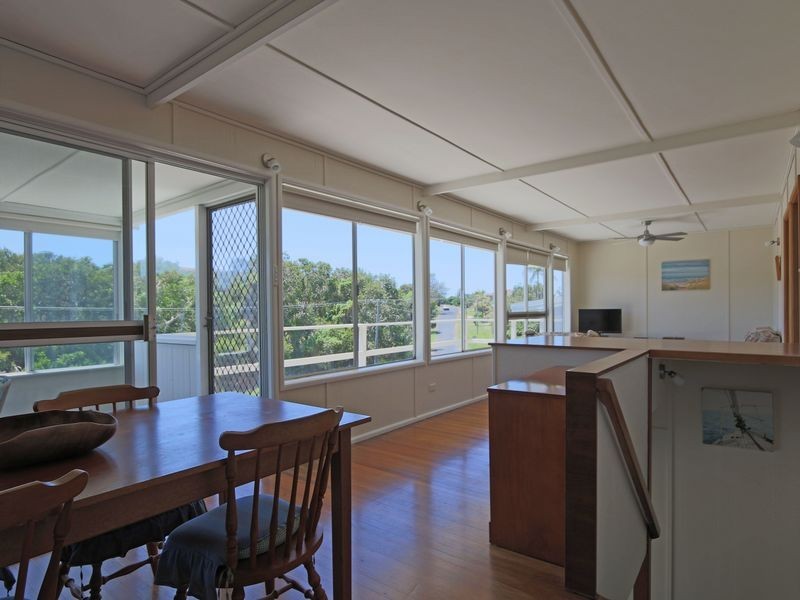 10 Poinsettia Crescent, Brooms Head NSW 2463