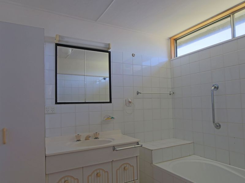 10 Poinsettia Crescent, Brooms Head NSW 2463