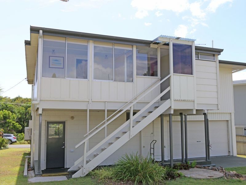 10 Poinsettia Crescent, Brooms Head NSW 2463