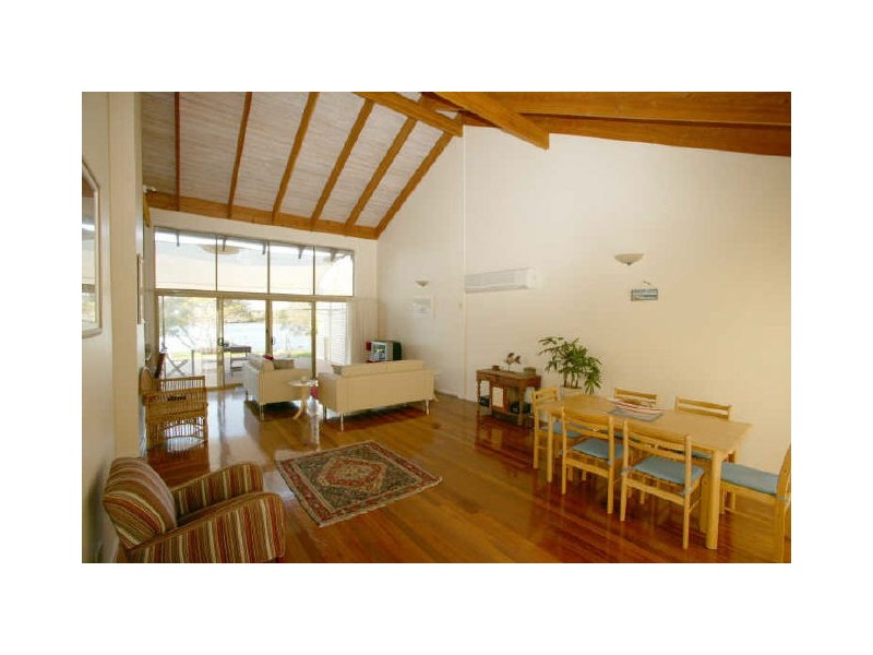 11 Oyster Channel, Yamba NSW 2464