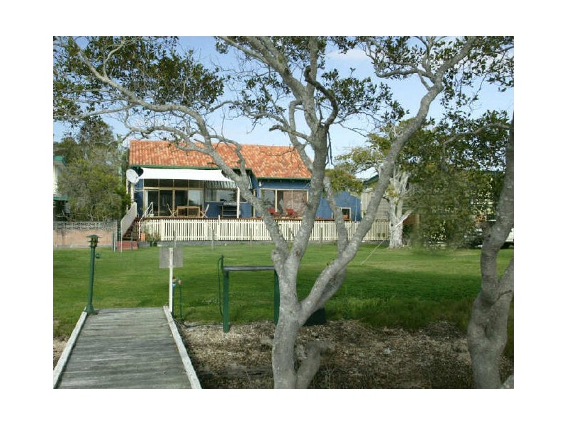 11 Oyster Channel, Yamba NSW 2464