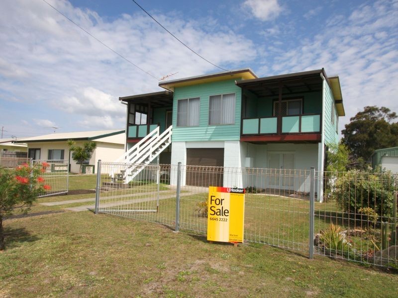 10 Honeysuckle Street, Brooms Head NSW 2463