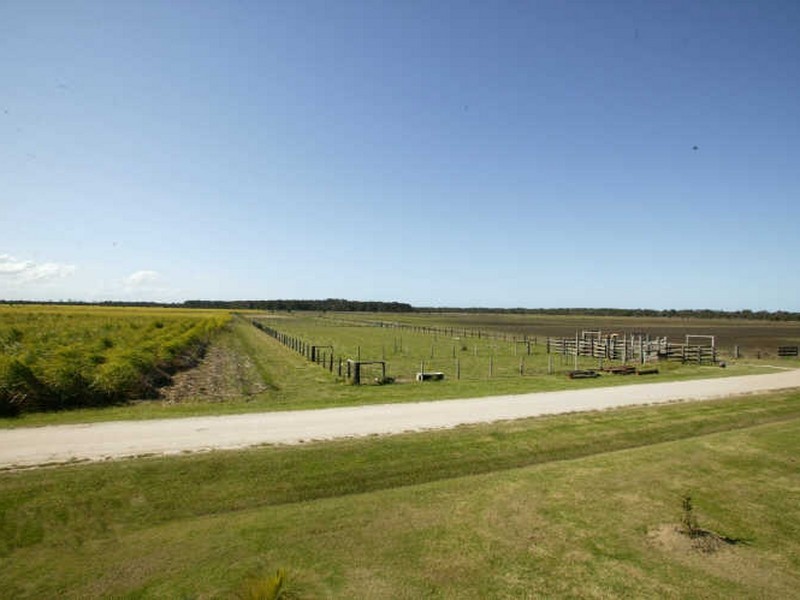 640 North Bank Road, Palmers Island NSW 2463