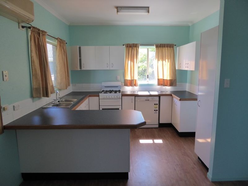 1 Barbara Close, Yamba NSW 2464