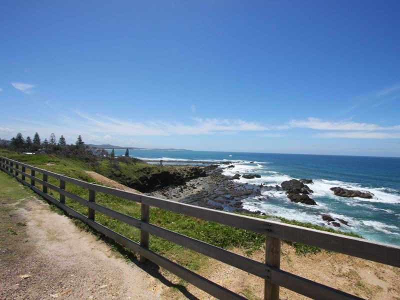 51 Ocean Road, Brooms Head NSW 2463
