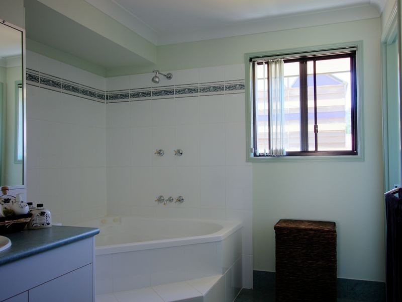 8 Kelly Crescent, Townsend NSW 2463
