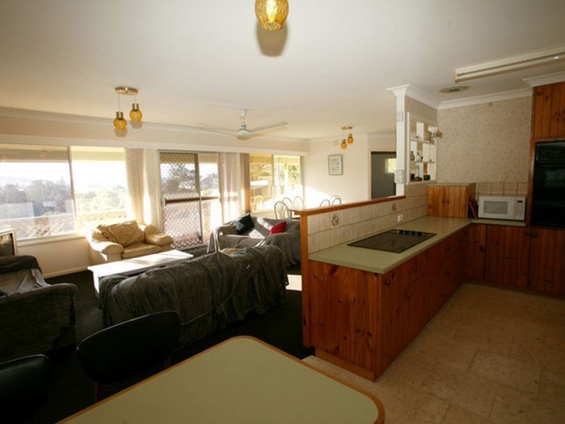 Two/21a Poinsettia Crescent, Brooms Head NSW 2463