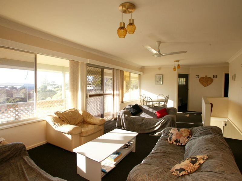 Two/21a Poinsettia Crescent, Brooms Head NSW 2463