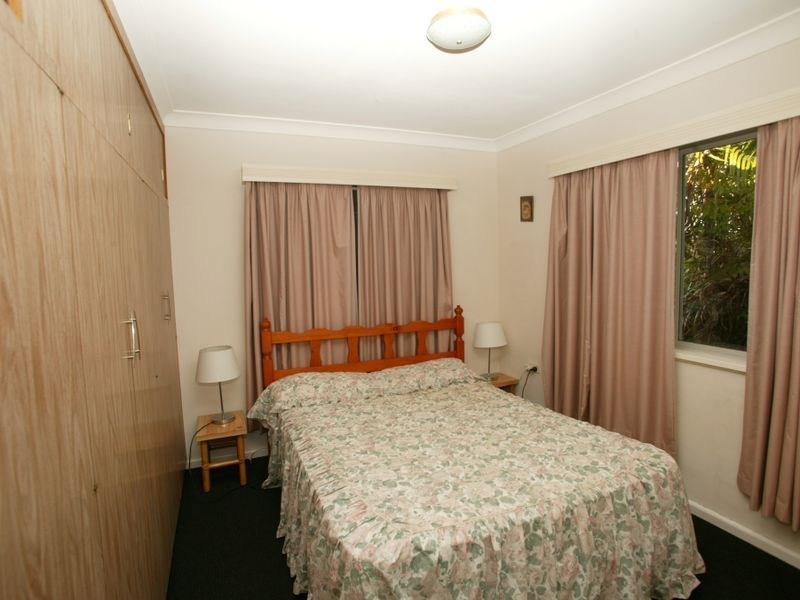 Two/21a Poinsettia Crescent, Brooms Head NSW 2463