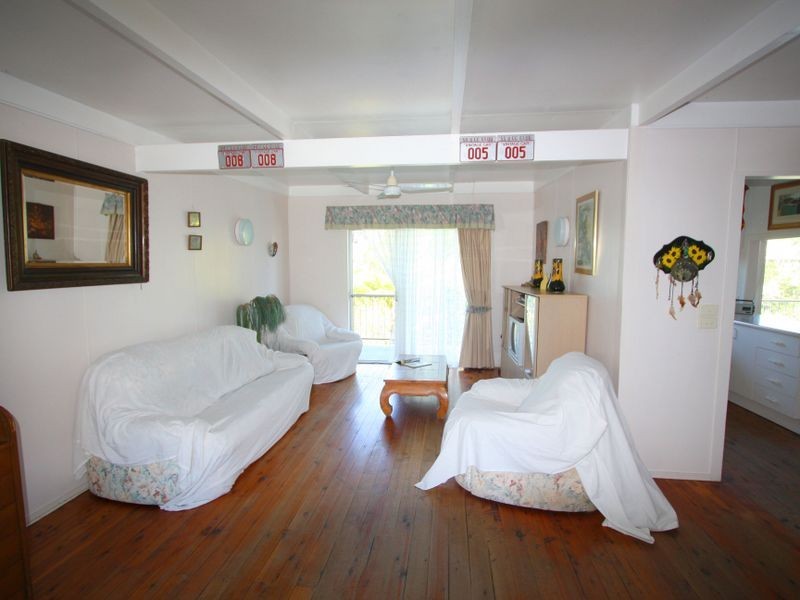 1 Carrington Street, Palmers Island NSW 2463