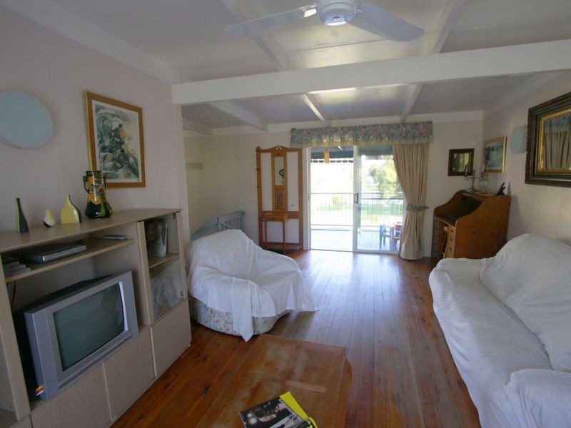 1 Carrington Street, Palmers Island NSW 2463