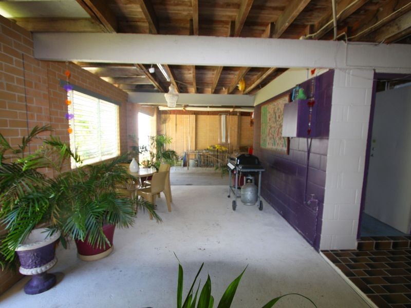 1 Carrington Street, Palmers Island NSW 2463