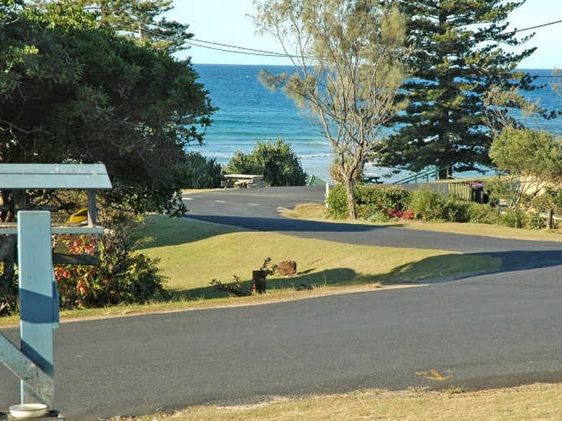 126 Ocean Road, Brooms Head NSW 2463