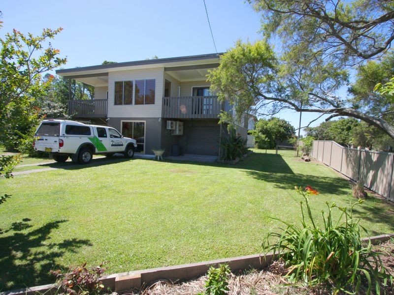 13 Yamba Street, Palmers Island NSW 2463