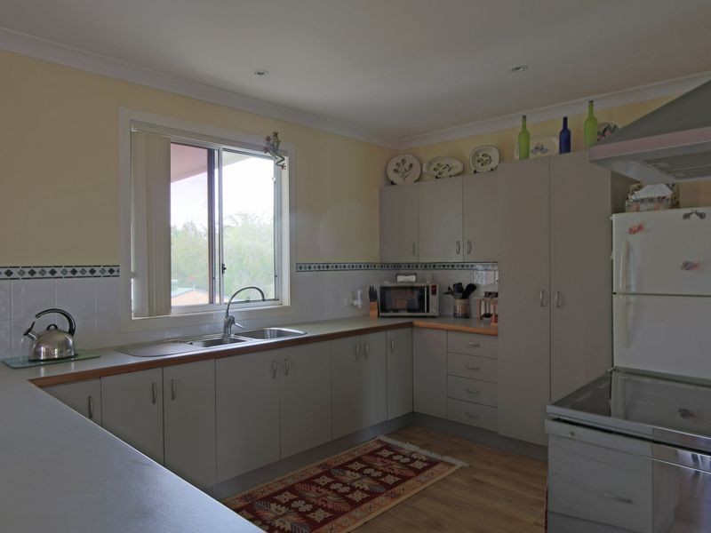 11 Dalley Street, Palmers Island NSW 2463