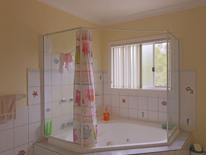 11 Dalley Street, Palmers Island NSW 2463