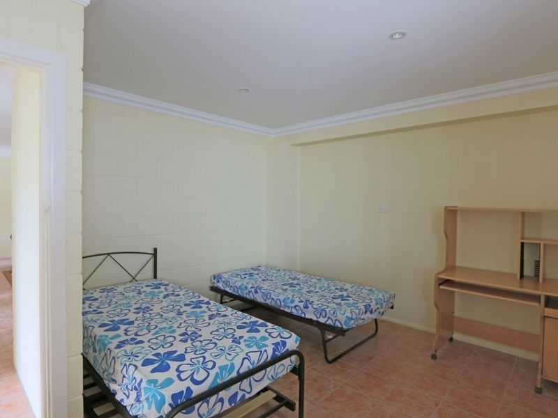 11 Dalley Street, Palmers Island NSW 2463
