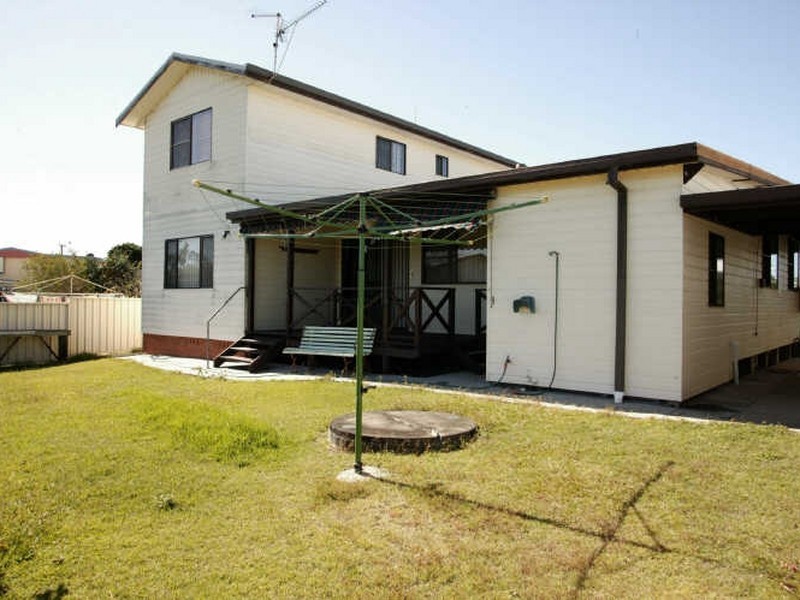 2 Poinsettia Crescent, Brooms Head NSW 2463