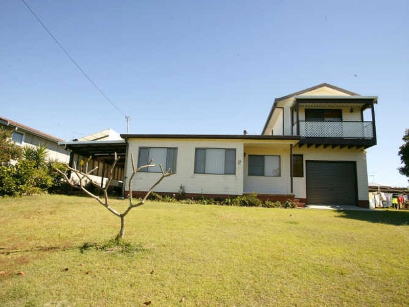 2 Poinsettia Crescent, Brooms Head NSW 2463