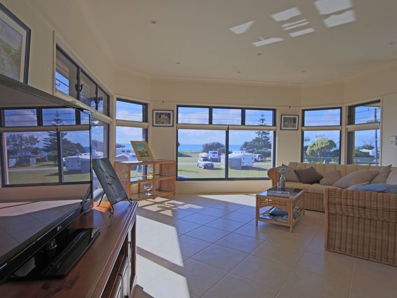 68 Ocean Road, Brooms Head NSW 2463