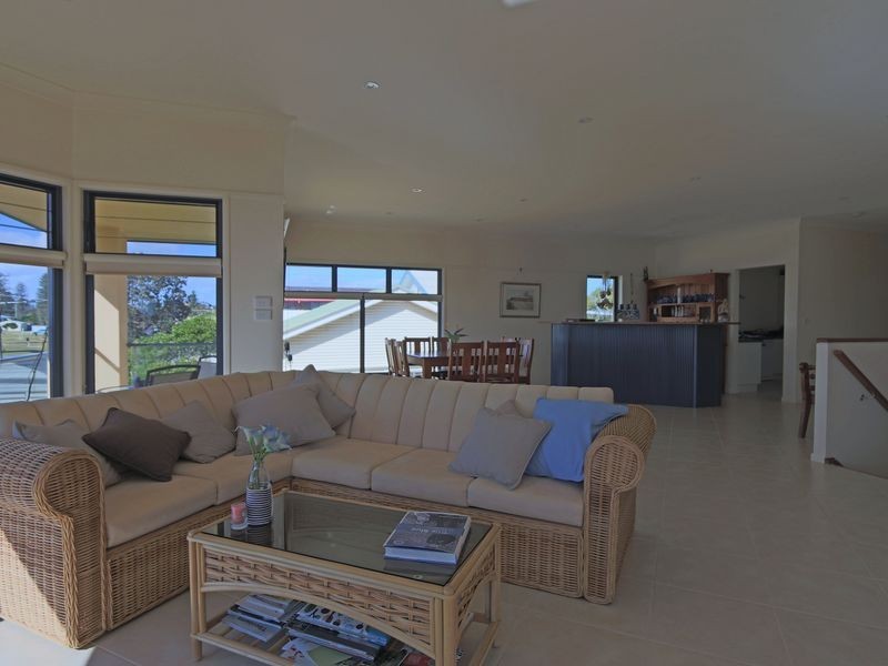 68 Ocean Road, Brooms Head NSW 2463