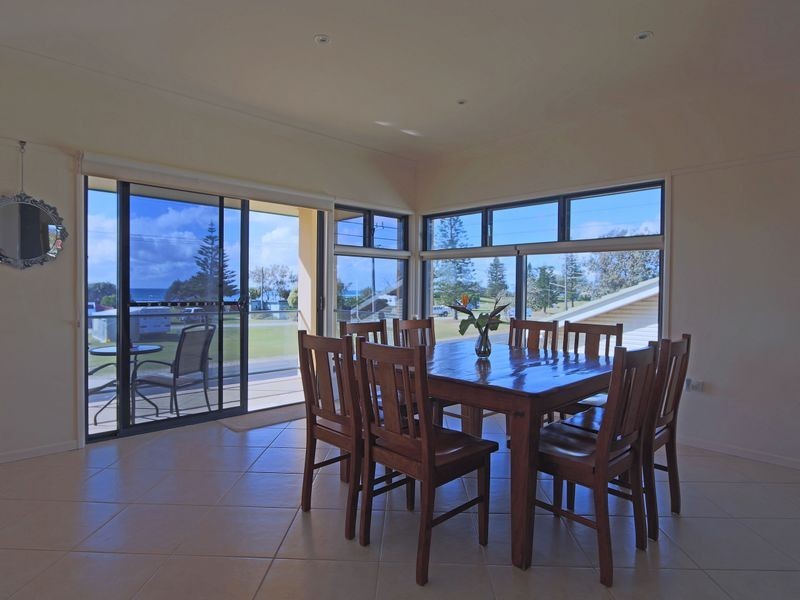 68 Ocean Road, Brooms Head NSW 2463