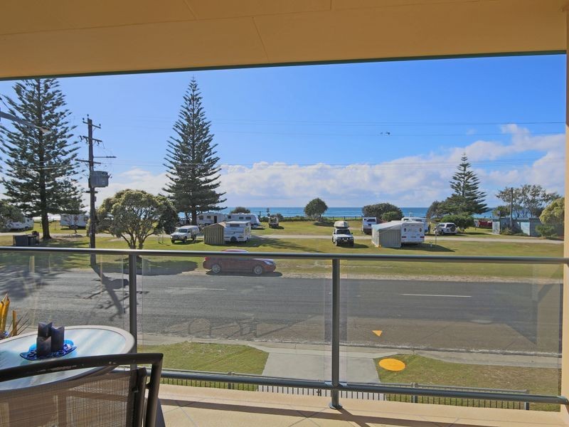 68 Ocean Road, Brooms Head NSW 2463
