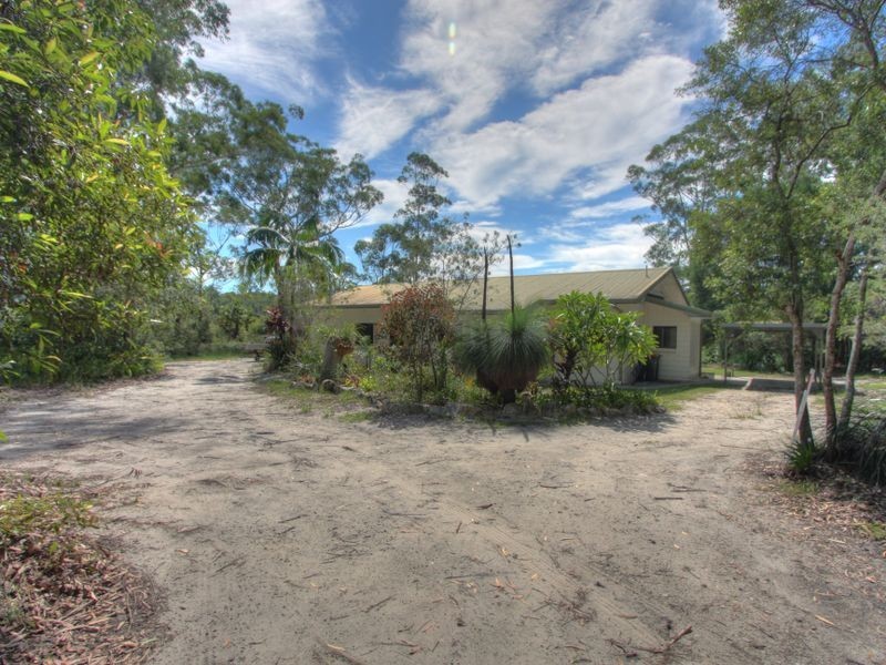 1027 Brooms Head Road, Taloumbi NSW 2463