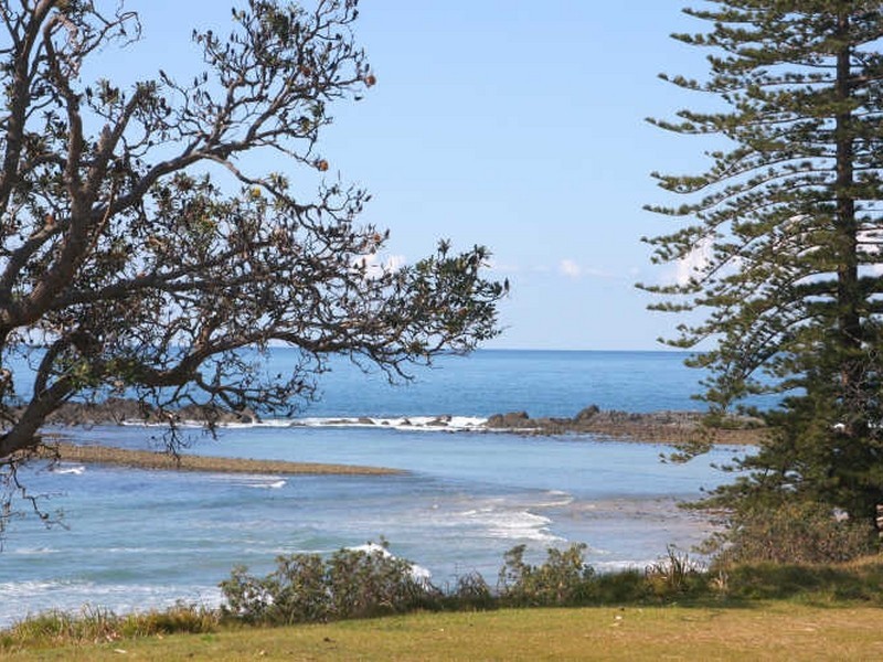 39 Ocean Road, Brooms Head NSW 2463