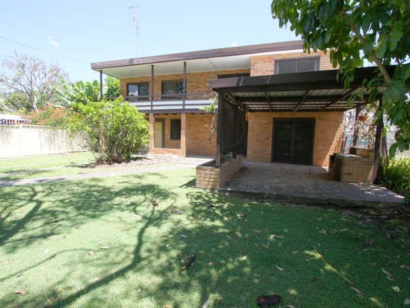 8 John Street, Maclean NSW 2463