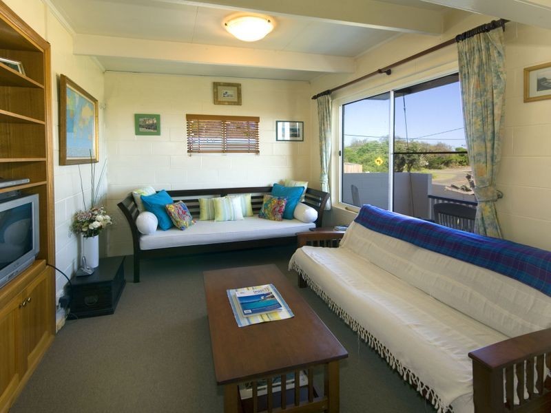 2 Azalea Street, Brooms Head NSW 2463
