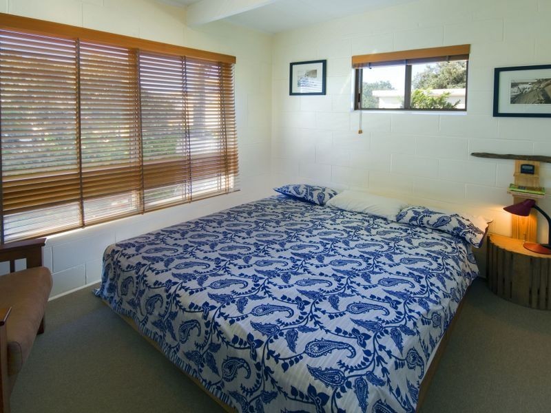 2 Azalea Street, Brooms Head NSW 2463