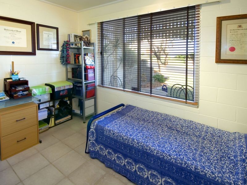 2 Azalea Street, Brooms Head NSW 2463