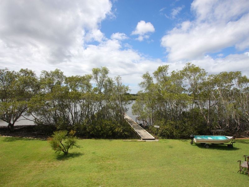 15 Oyster Channel Road, Yamba NSW 2464