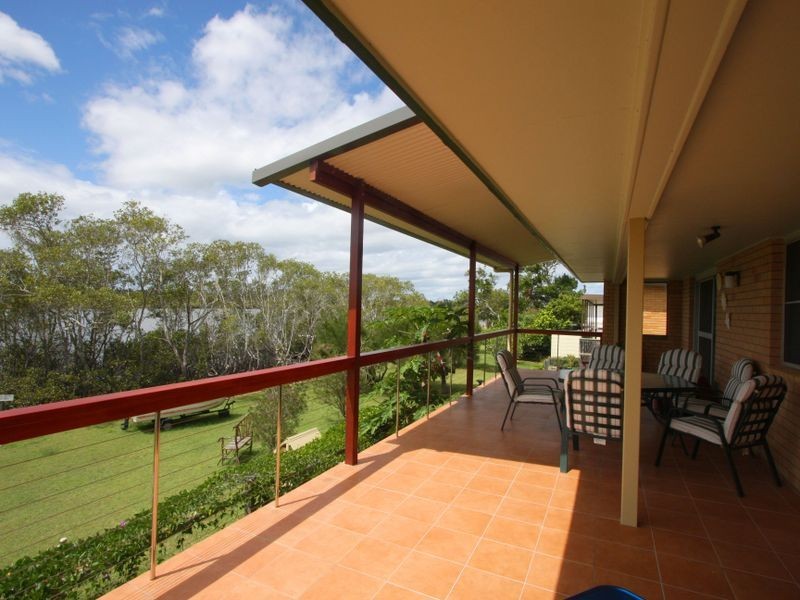 15 Oyster Channel Road, Yamba NSW 2464