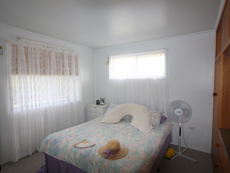 15 Oyster Channel Road, Yamba NSW 2464