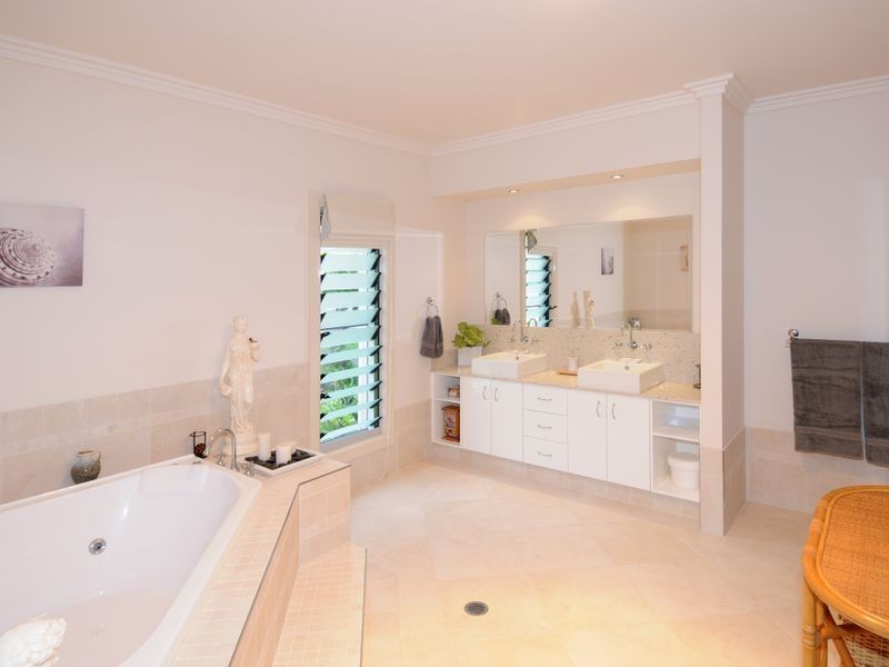 9 Whispering Pine Place, Gulmarrad NSW 2463