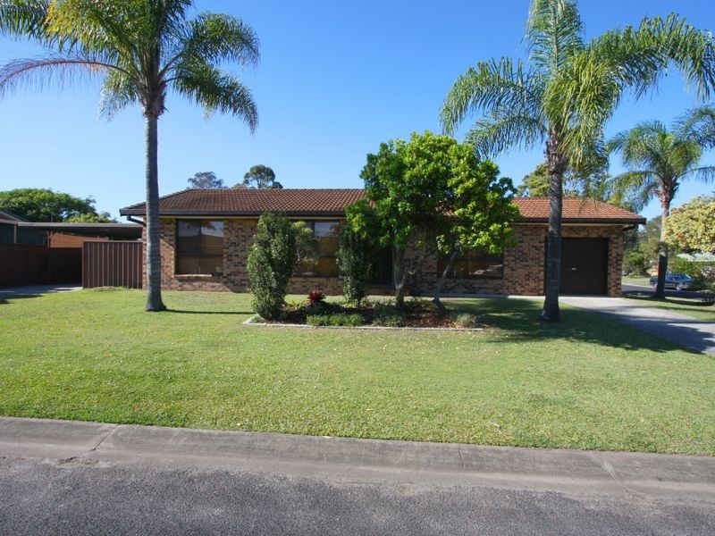 1 Melia Place, Yamba NSW 2464