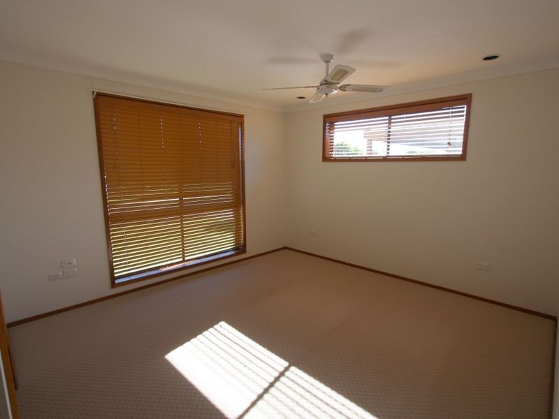 1 Melia Place, Yamba NSW 2464