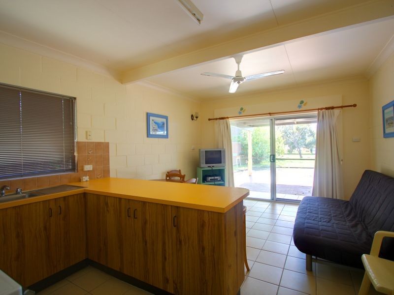1 and 2/28 Ocean Road, Brooms Head NSW 2463