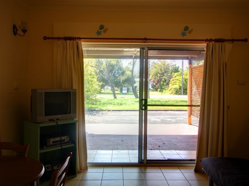 1 and 2/28 Ocean Road, Brooms Head NSW 2463