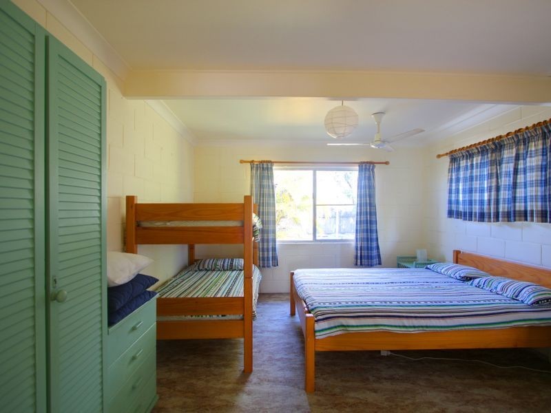 1 and 2/28 Ocean Road, Brooms Head NSW 2463