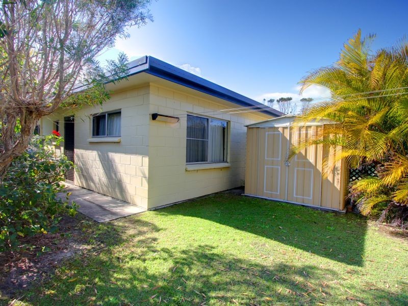 1 and 2/28 Ocean Road, Brooms Head NSW 2463
