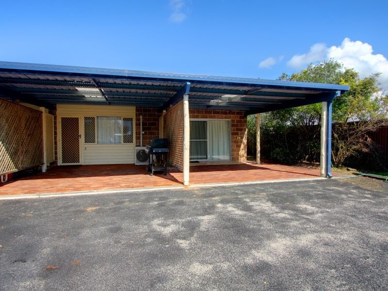 1 and 2/28 Ocean Road, Brooms Head NSW 2463