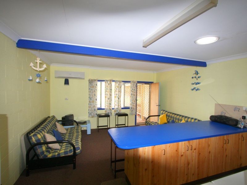 1 and 2/28 Ocean Road, Brooms Head NSW 2463