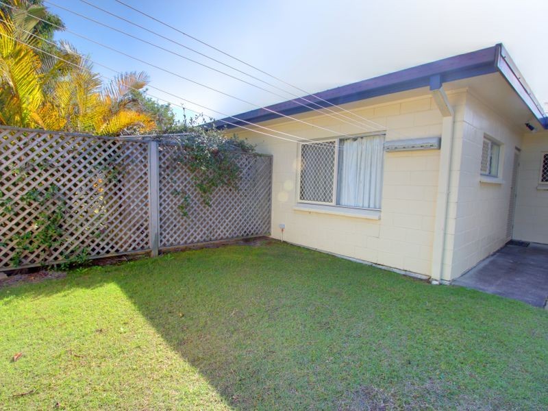 1 and 2/28 Ocean Road, Brooms Head NSW 2463
